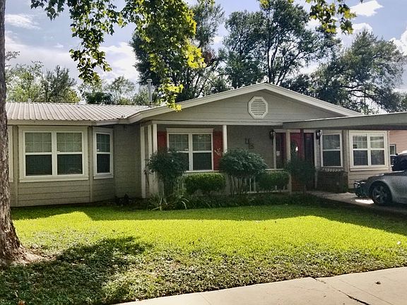 3rd image of 18 Hollywood Dr