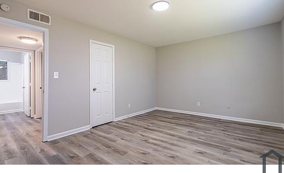 3rd image of 740 Mozley Dr SE APT C4
