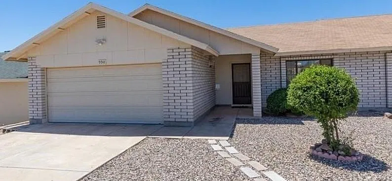 990 Canyon Hills Rd