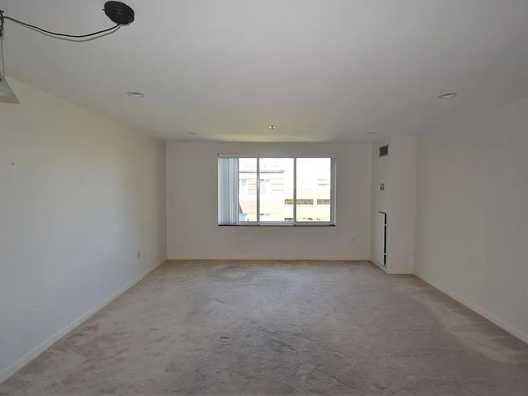 950 Massachusetts Ave #617 — Photo 2