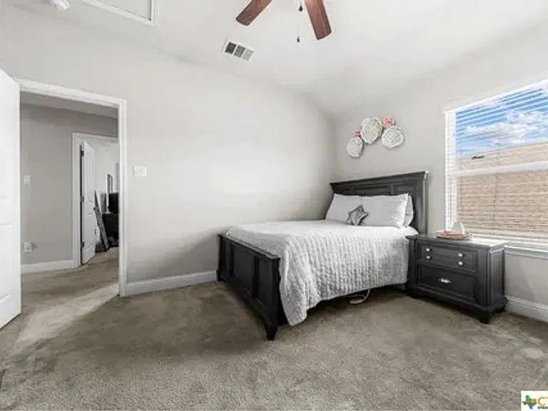 807 Old World Dr — Photo 18