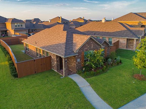 4th image of 3018 Rosemount Ln