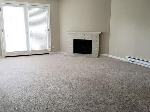 5th image of 10414 NE 32nd Pl APT D201