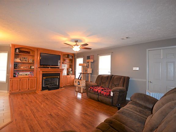 4th image of 191 Goodman Rd