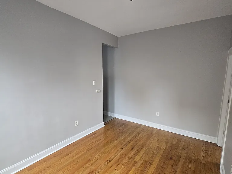 284 3rd St #AD — Photo 2