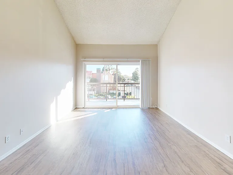 Huntington Vista — Photo 57