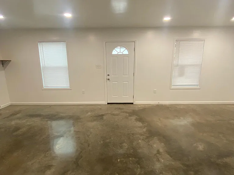 105 S Refinery St — Photo 18