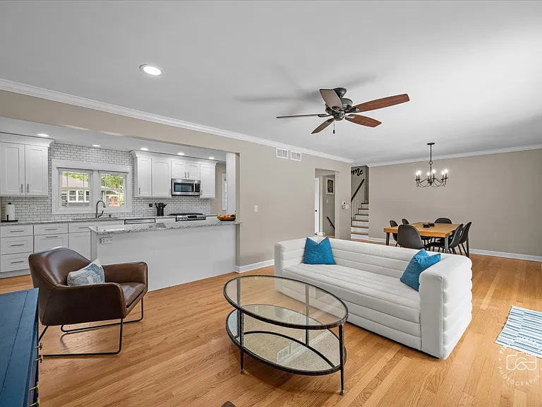 325 Hemlock Ln — Photo 18