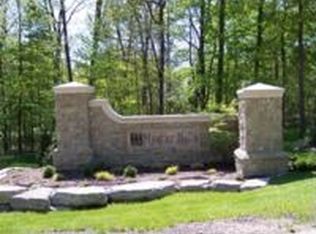 3158 Foxfire Dr, Milford, MI