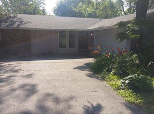 1112 Reed Rd, Fort Wayne, IN 46815