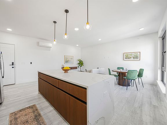 4th image of 4614 Kennedy Blvd #204
