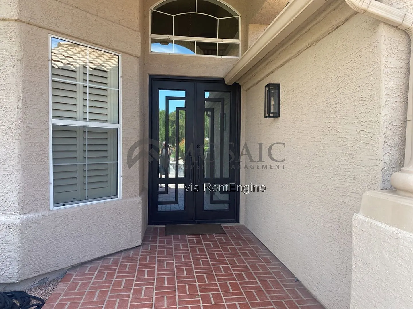 5 bed, 3.0 bath, 3030 sqft, $3,295 — Photo 2