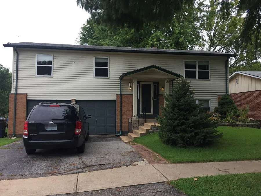 2352 Battlefield Dr photo 1