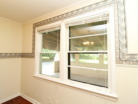 4th image of 6 Richmond Dr