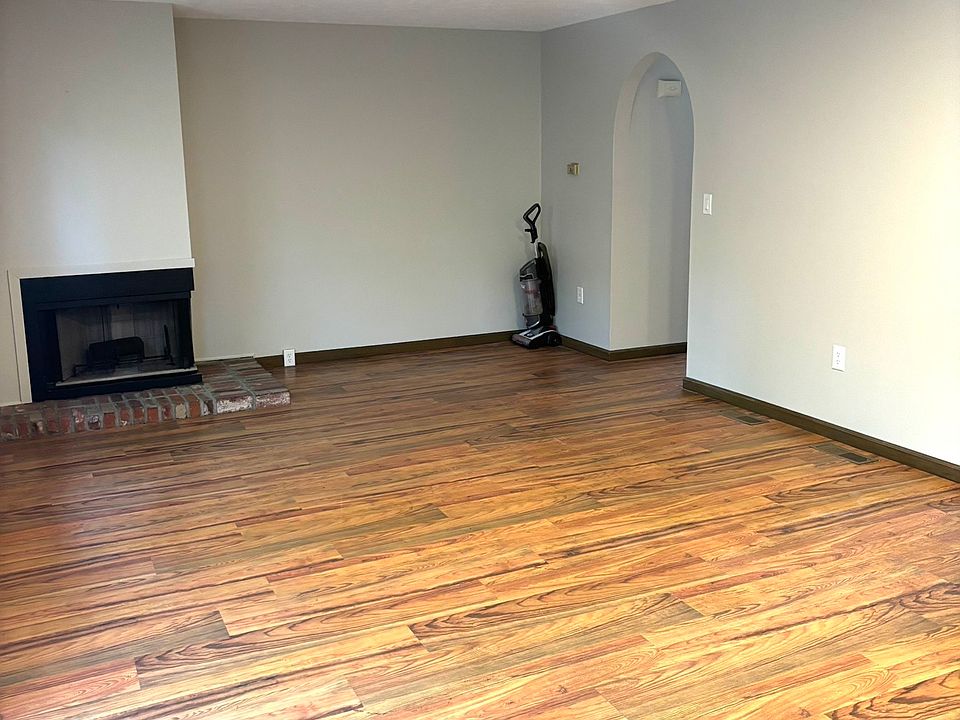 1st image of 157 Villa Dr