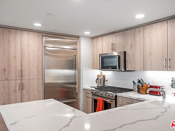 3rd image of 6030 S Seabluff Dr APT 313