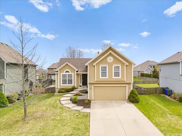 18117 W 163rd Ter, Olathe, KS 66062