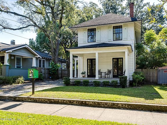 3rd image of 2254 MYRA Street