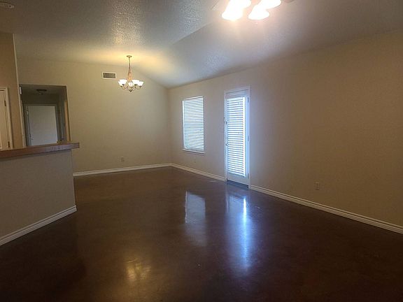 3rd image of 2103 Charleston Ct APT B