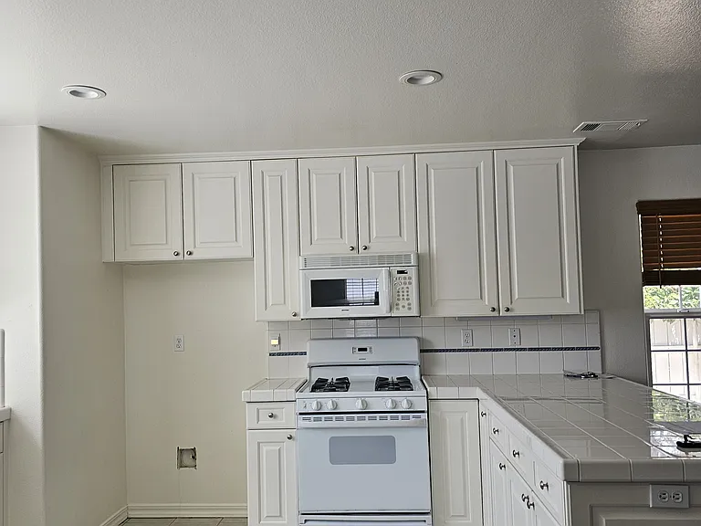 510 Hampton Pl — Photo 9