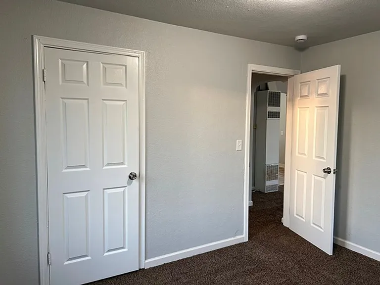 521 & 531 Gerth Ave NW — Photo 12