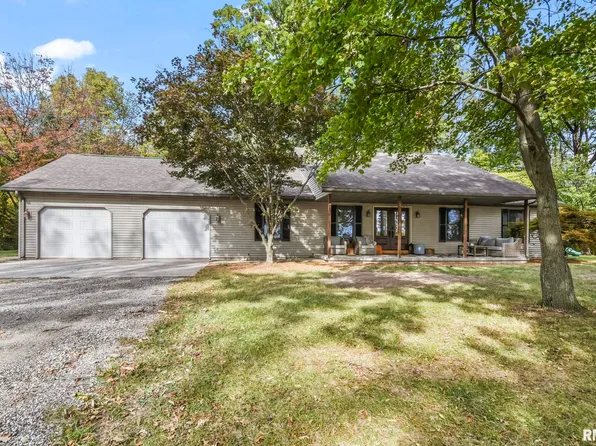 2552 Loami Rd, Jacksonville, IL 62650