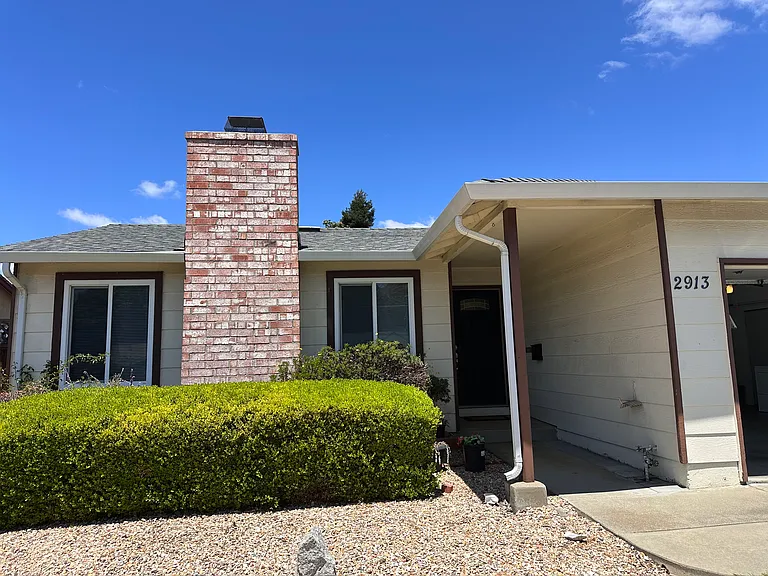 2913 Daisy Ct — Photo 1