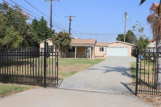 1st image of 3726 Arden Dr
