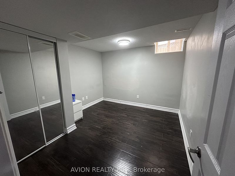 Markham House for rent - 2 Bedrooms — photo 4