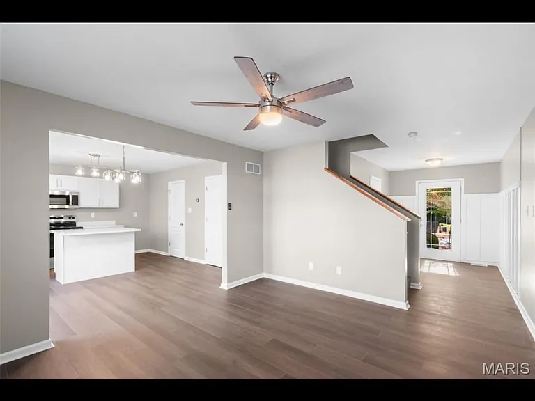 427 Parkgate Dr — Photo 5