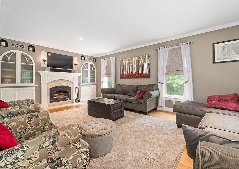 290 School St, Pembroke, MA 02359 Zillow