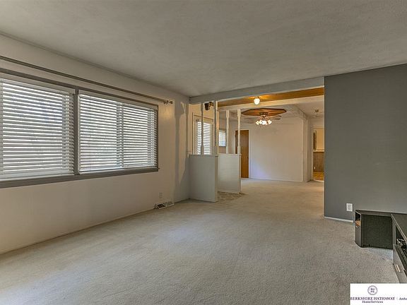 5th image of 9715 Nina St