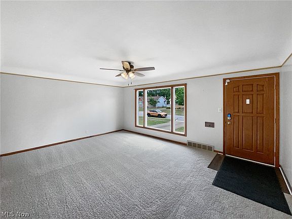 5th image of 7264 Glenn Oval Dr