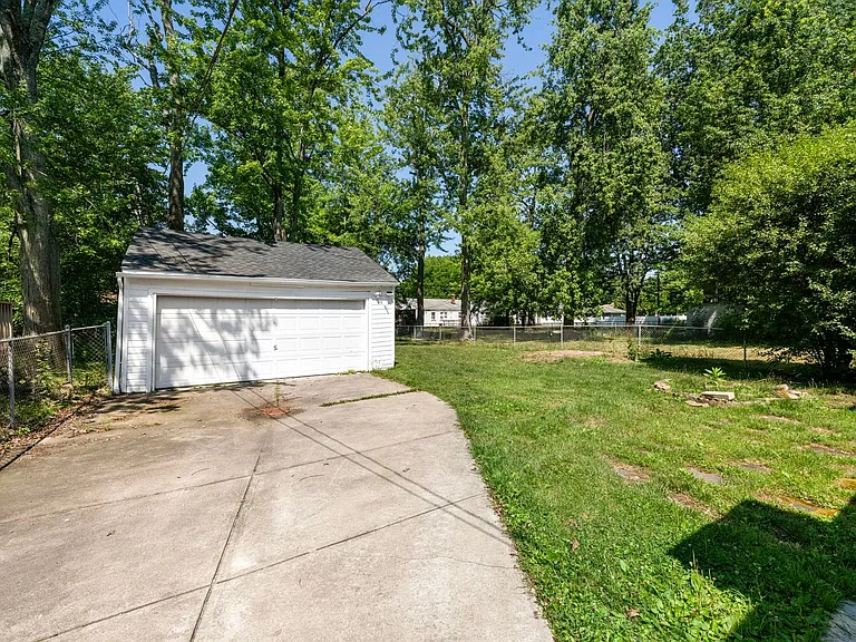 988 Glenside Ave — Photo 28