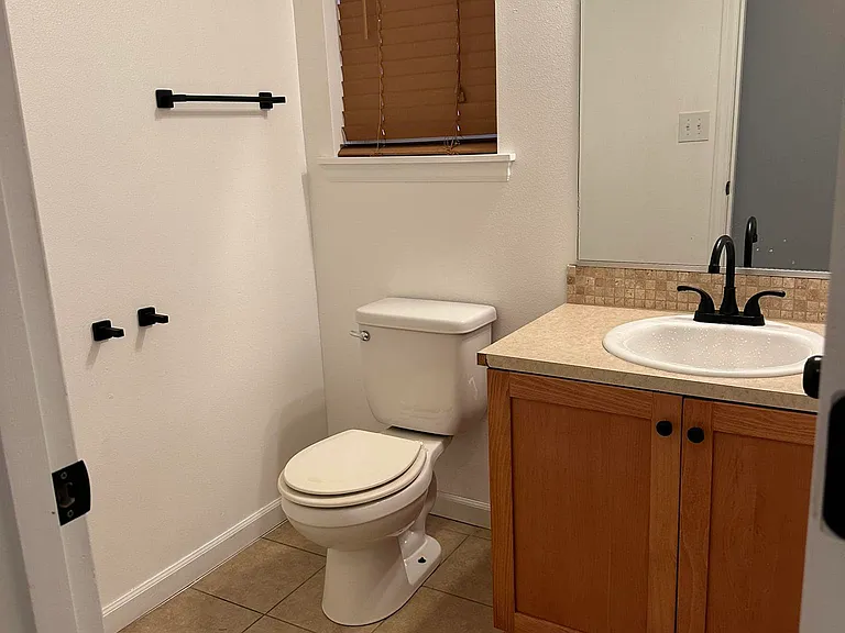 8730 SE Steele St — Photo 3