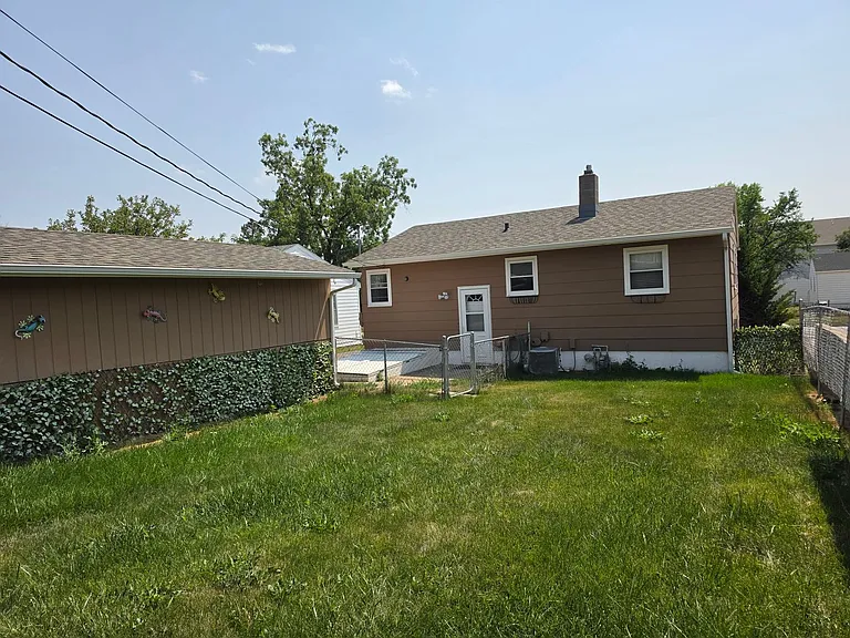 124 E Van Buren St — Photo 23