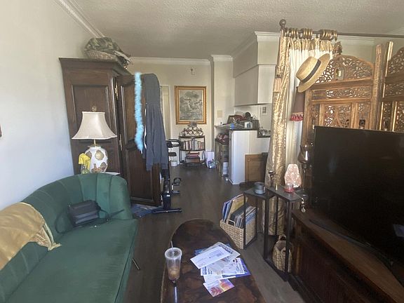 4th image of 373 S Cochran Ave #306