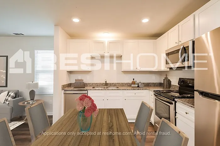 10 Sonya Cir — Photo 4
