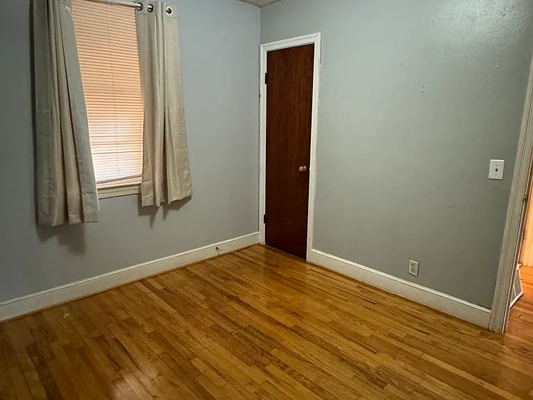 320 Guilford St — Photo 10