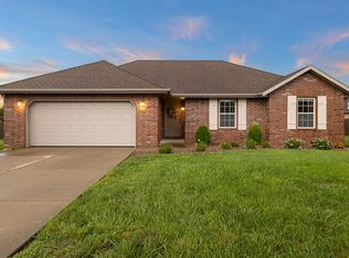 1109 E Chesapeake Dr, Ozark, MO 65721