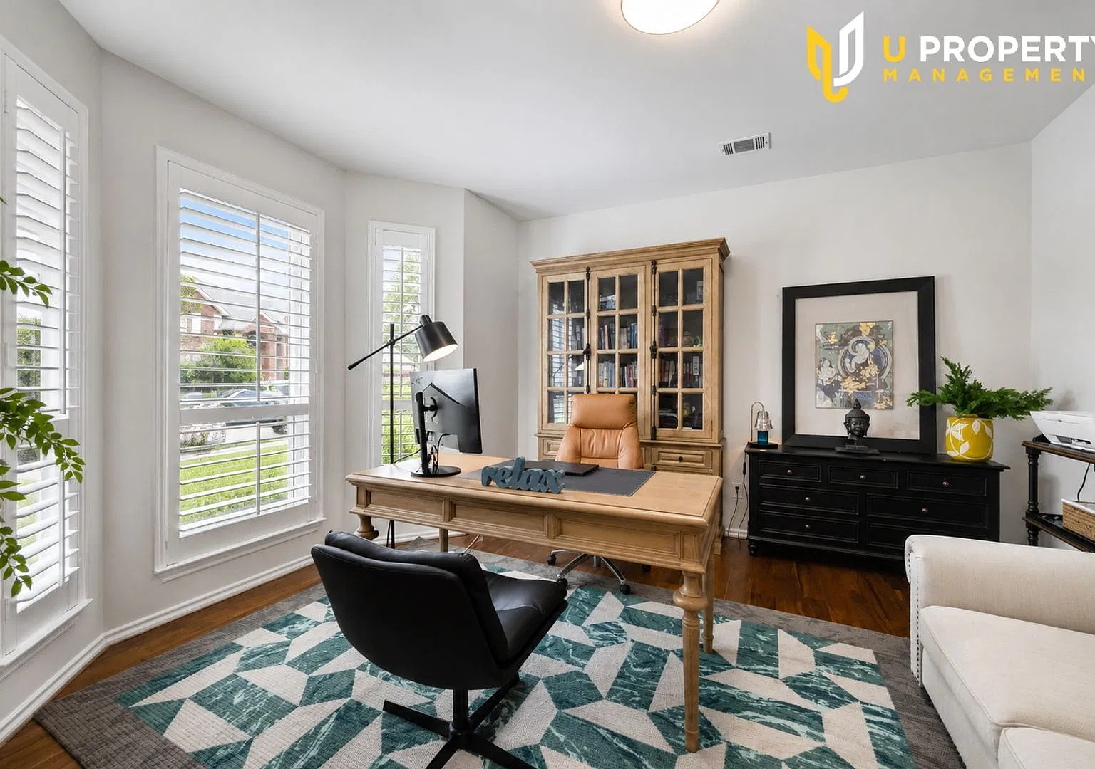 Beautiful Pool Home in Prime Plano Location Refrigerator Included! — Photo 4