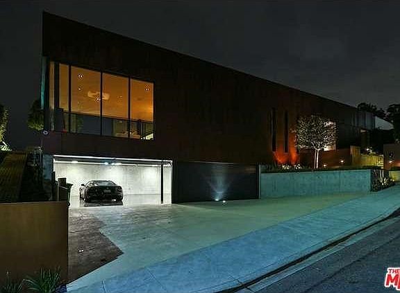 3rd image of 9312 Nightingale Dr