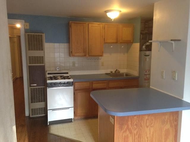 1st image of 7 College Ave Floor 1