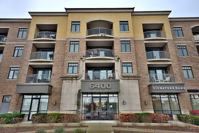1st image of 6400 N Northwest Hwy APT 213