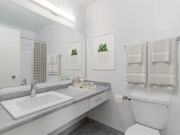 14707 77th St NW, Edmonton, AB T5C 1E7