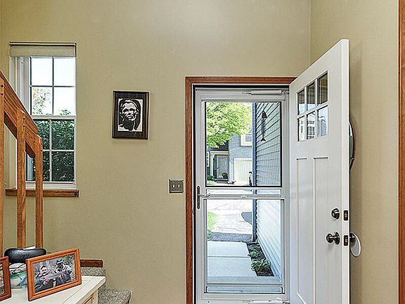 3rd image of 1715 Whitegate Ln