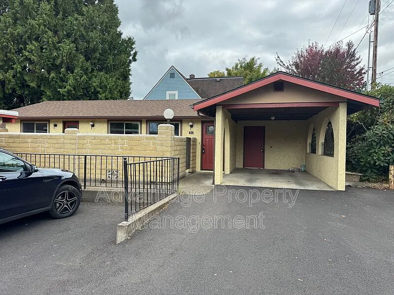 625 NW 29th St