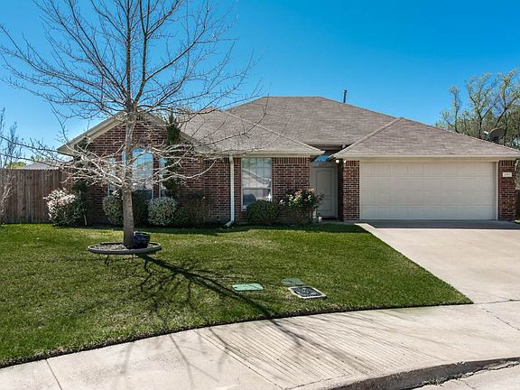 2nd image of 2507 Meadowglen Ct