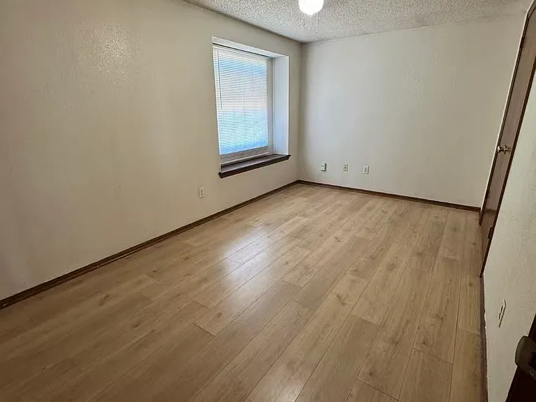 2128 Meench Dr — Photo 16