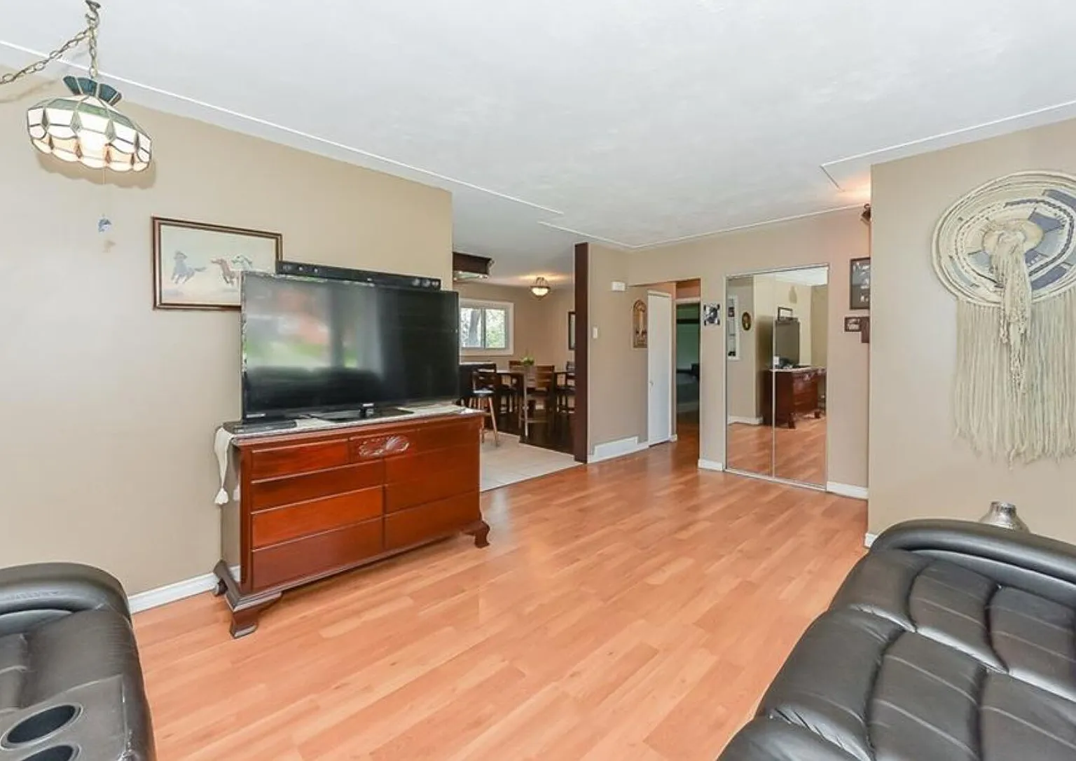 2 bed, 700 sqft, $2,100 — Photo 3